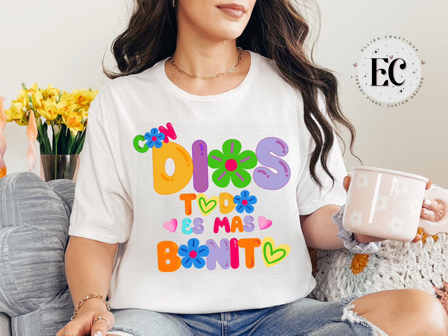 Con Dios Todo Es Más Bonito Tee 🌼